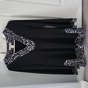 White House Black Market Small Tunic L/S Bell Black/White Print Trim